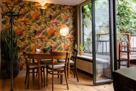 TUIN VAN ETEN : brasserie in authentieke huiskamerstijl met prachtig overdekt terras/binnentuin